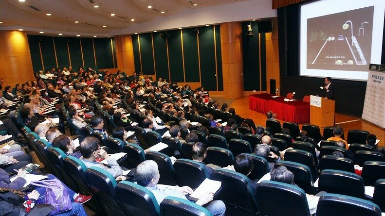 【有片：白內障講座特稿】手術治療白內障及溢淚成功率高