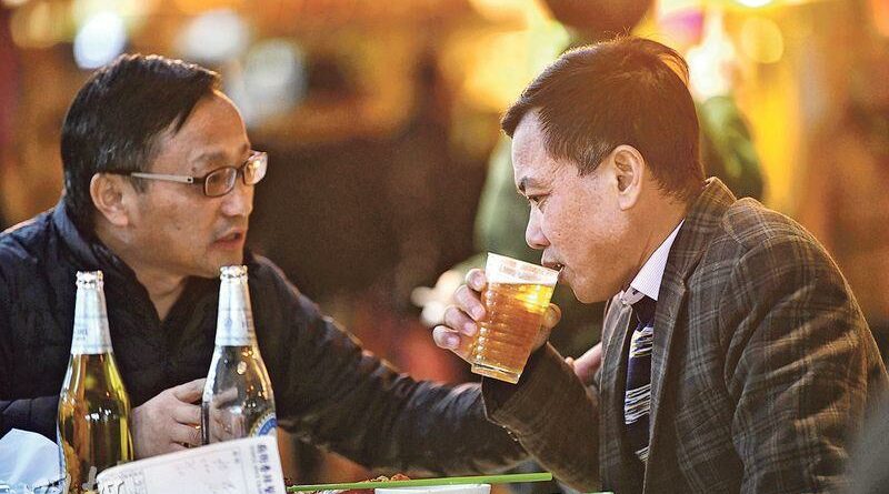 衛署：1.4萬人飲酒達危害健康程度 中年漢急性酒精中毒 洗血保命