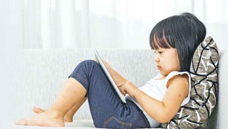 【兒童健康】姿勢不良禍害大過重書包 兒童寒背 及早醫「拗得正」