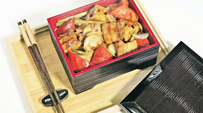 【中藥入饌食譜】 有「營」飯盒 蓮藕百合紅椒炆豬腩肉片