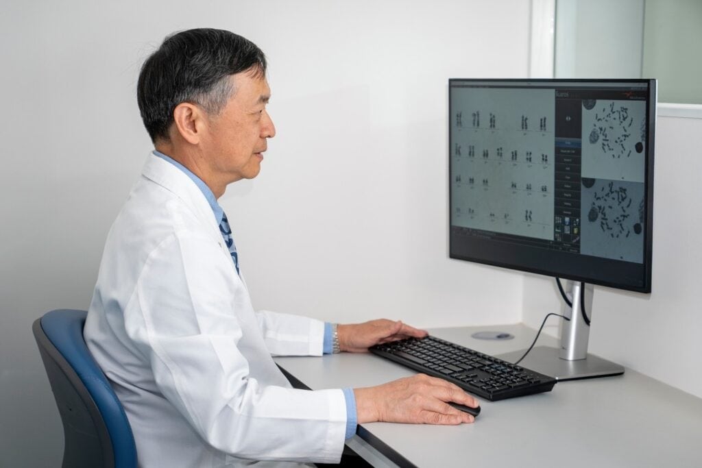 為癌症病人「雙重解碼」：基因及染色體 養和癌症中心「全方位癌症基因組檢測」省時更精準治療
