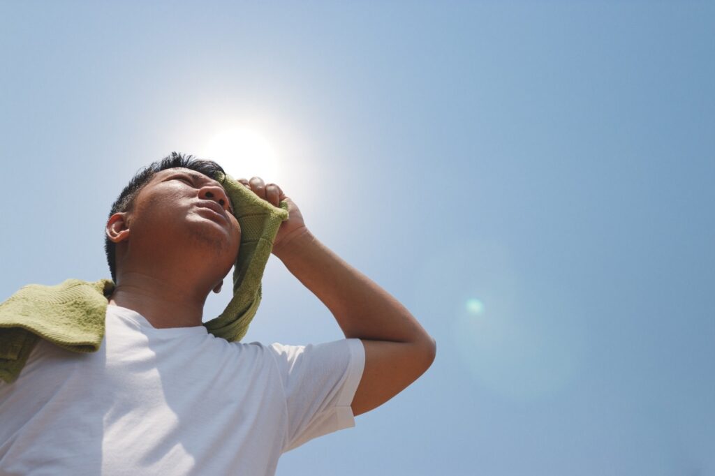 中暑體溫高身體如焗爐 細胞變質高危 及時降溫、補充電解質 防體溫飈升 中暑體溫高身體如焗爐 細胞變質高危 及時降溫、補充電解質 防體溫飈升